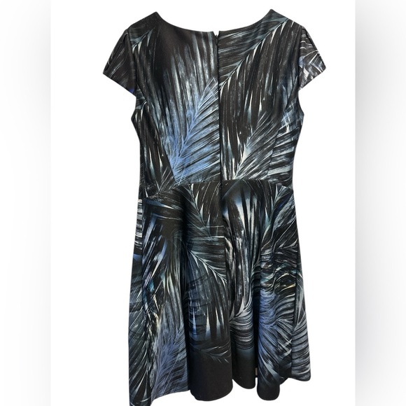 Tahari Levine Women's Dress Black Blue Leaf Print Short Sleeve NWOT - Picture 2 of 6